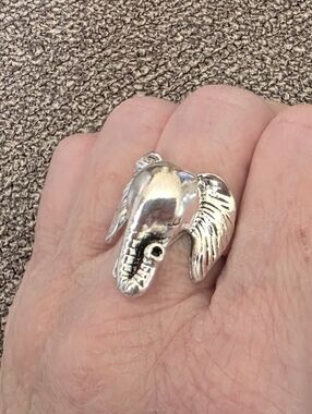 New.Silver plated elephant Ring size 7 Or 8